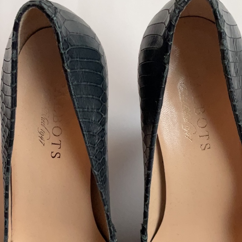 Talbots Croc Heels - Picture 4 of 14